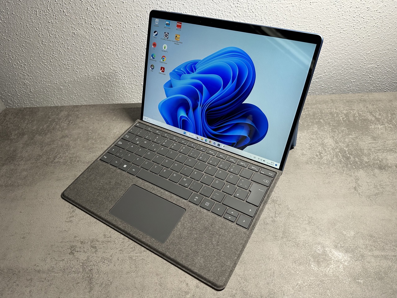 Microsoft Surface Go 3 in review - The compact convertible now with Windows  11 -  Reviews