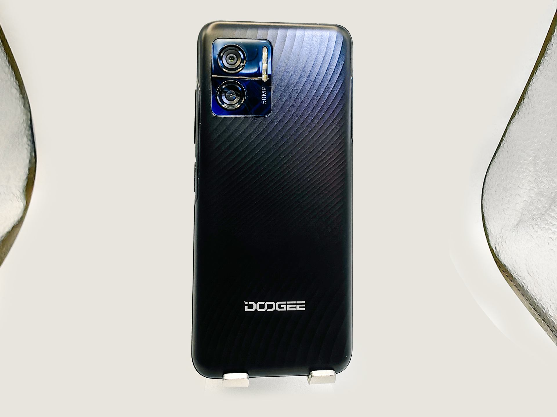 Doogee N50 review: chic, handy, affordable