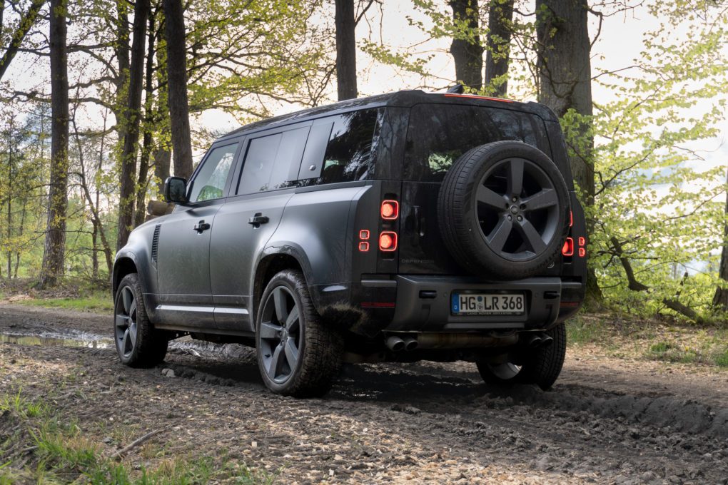 Land Rover Defender 110 V8 Off-Road hinten