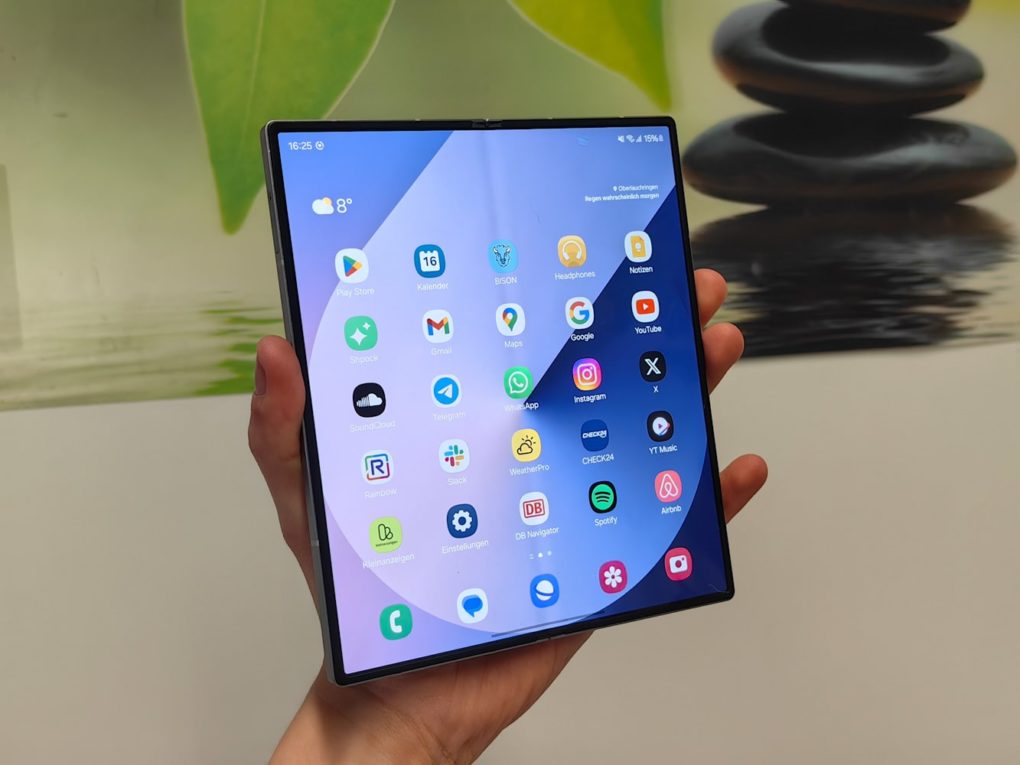 Samsung Galaxy Z Fold6 Display 1